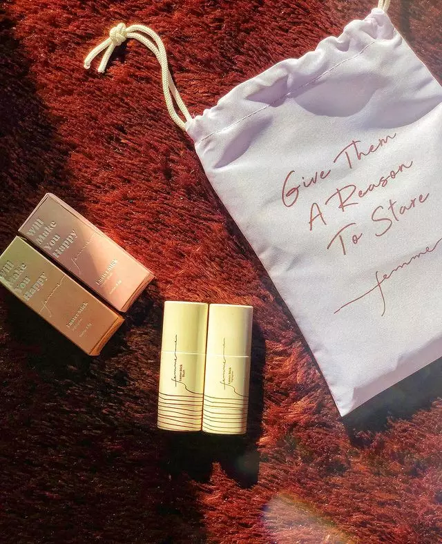 Rekomendasi highlight stick harga di bawah Berbagai sumber Rekomendasi highlight stick harga di bawah Berbagai sumber