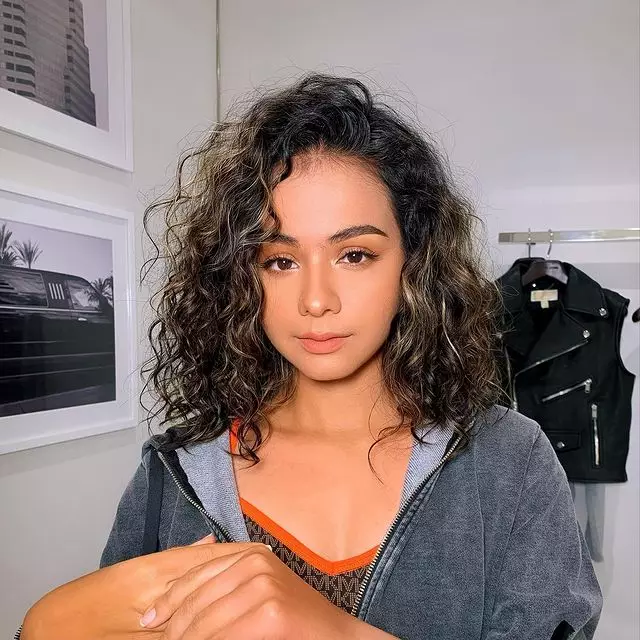 Perawatan wajah cerah dan sehat Sahila Hisyam Instagram