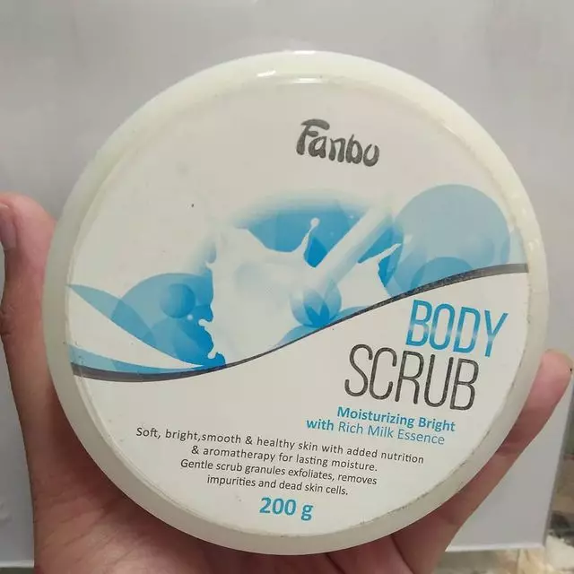 Rekomendasi body scrub mengandung susu Berbagai sumber Rekomendasi body scrub mengandung susu Berbagai sumber