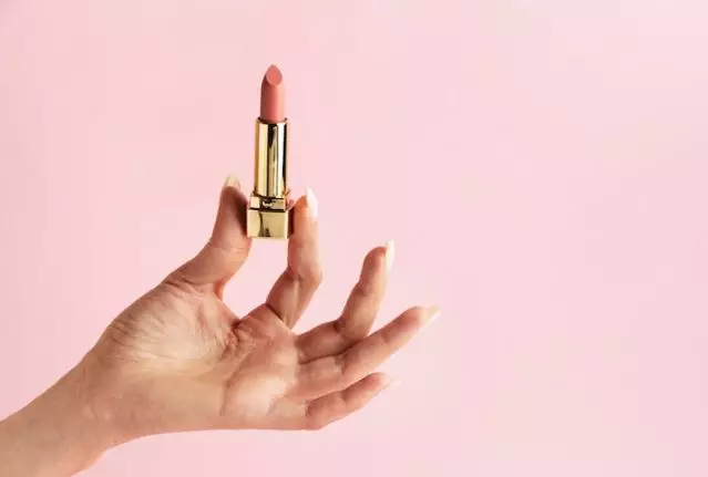 Rahasia makeup natural ala Marshanda Berbagai sumber