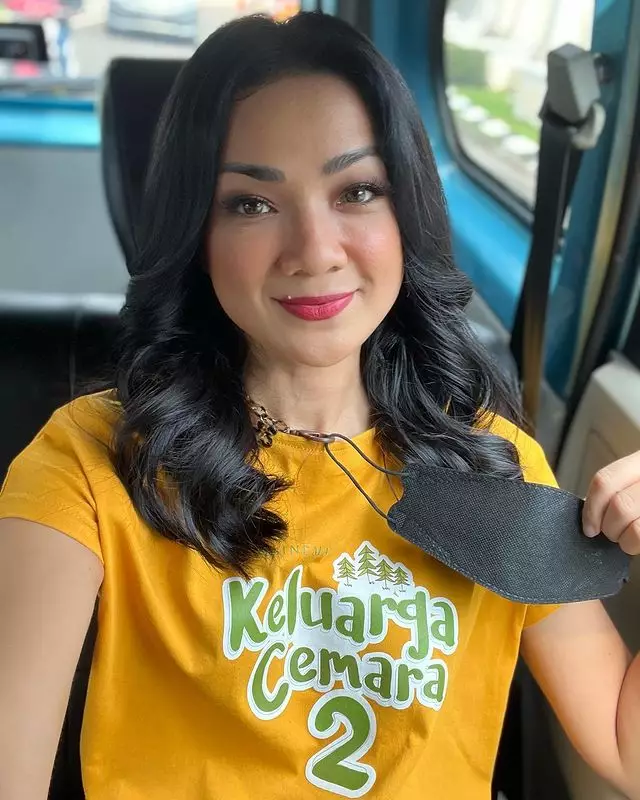 Rahasia perawatan wajah sehat Nirina Zubir Instagram