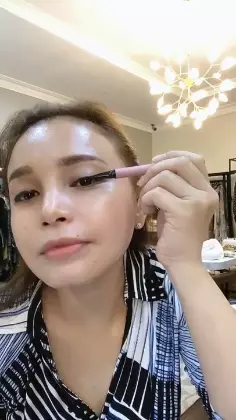Langkah makeup natural look ala Rossa  Berbagai sumber  Langkah makeup natural look ala Rossa  Berbagai sumber