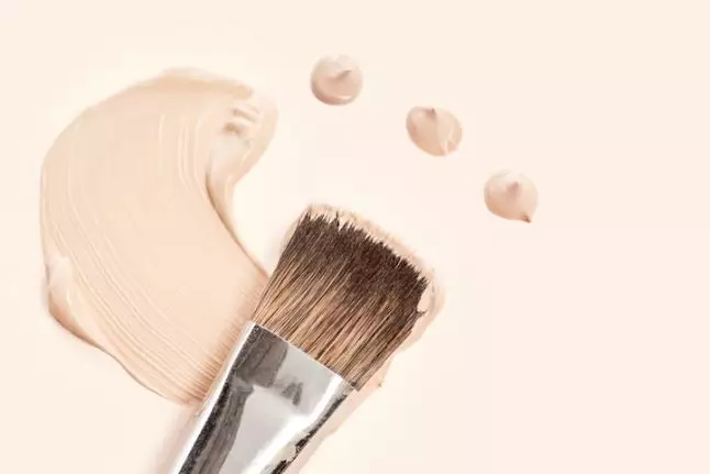 Rahasia makeup flawless ala Nikita Willy Berbagai sumber