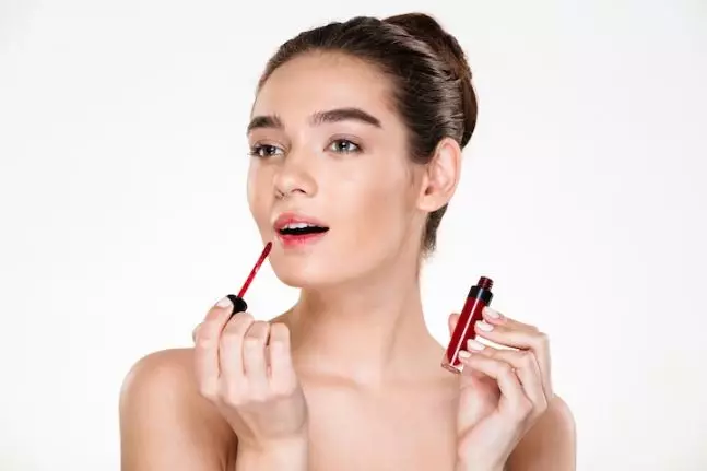 Rahasia makeup natural look ala Zaskia Sungkar Berbagai sumber Rahasia makeup natural look ala Zaskia Sungkar Berbagai sumber