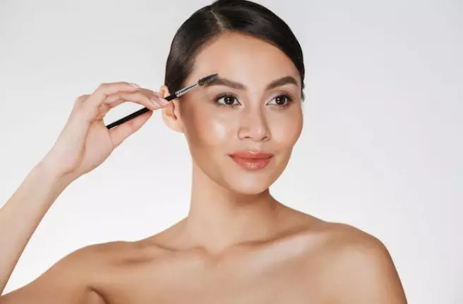 Rahasia makeup flawless ala Ayu Dewi Berbagai sumber Rahasia makeup flawless ala Ayu Dewi Berbagai sumber