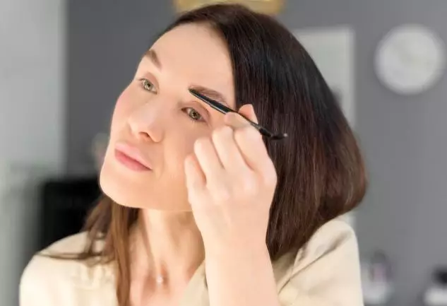 Rahasia makeup natural Atiqah Hasiholan Berbagai sumber Rahasia makeup natural Atiqah Hasiholan Berbagai sumber