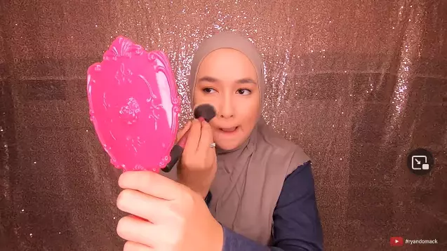 Daily makeup ala Aryani Fitriana Berbagai sumber Daily makeup ala Aryani Fitriana Berbagai sumber