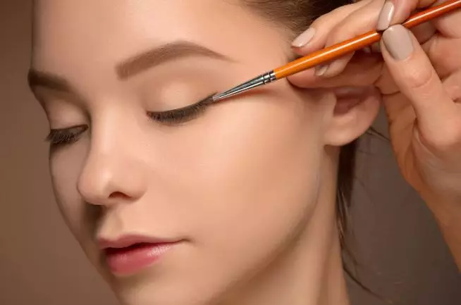 Rahasia makeup simpel Astrid Tiar Berbagai sumber Rahasia makeup simpel Astrid Tiar Berbagai sumber