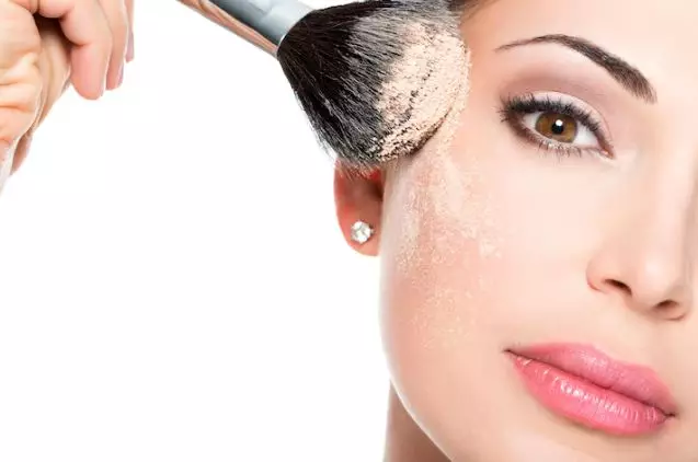 Rahasia makeup flawless ala Cinta Laura Berbagai sumber Rahasia makeup flawless ala Cinta Laura Berbagai sumber