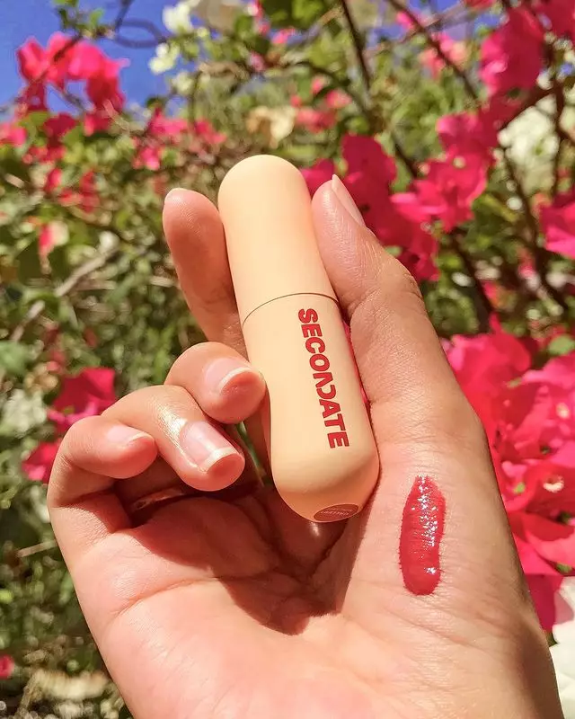 <img style= <img style=