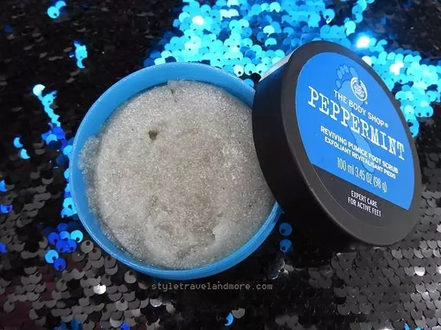 Rekomendasi foot scrub  Berbagai sumber