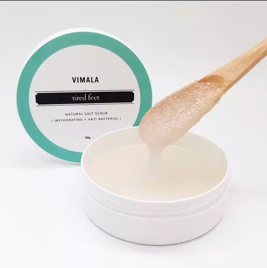 Rekomendasi foot scrub  Berbagai sumber