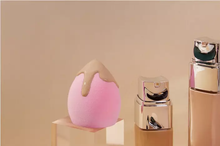 Tips menggunakan foundation agar tahan lama  Freepik.com