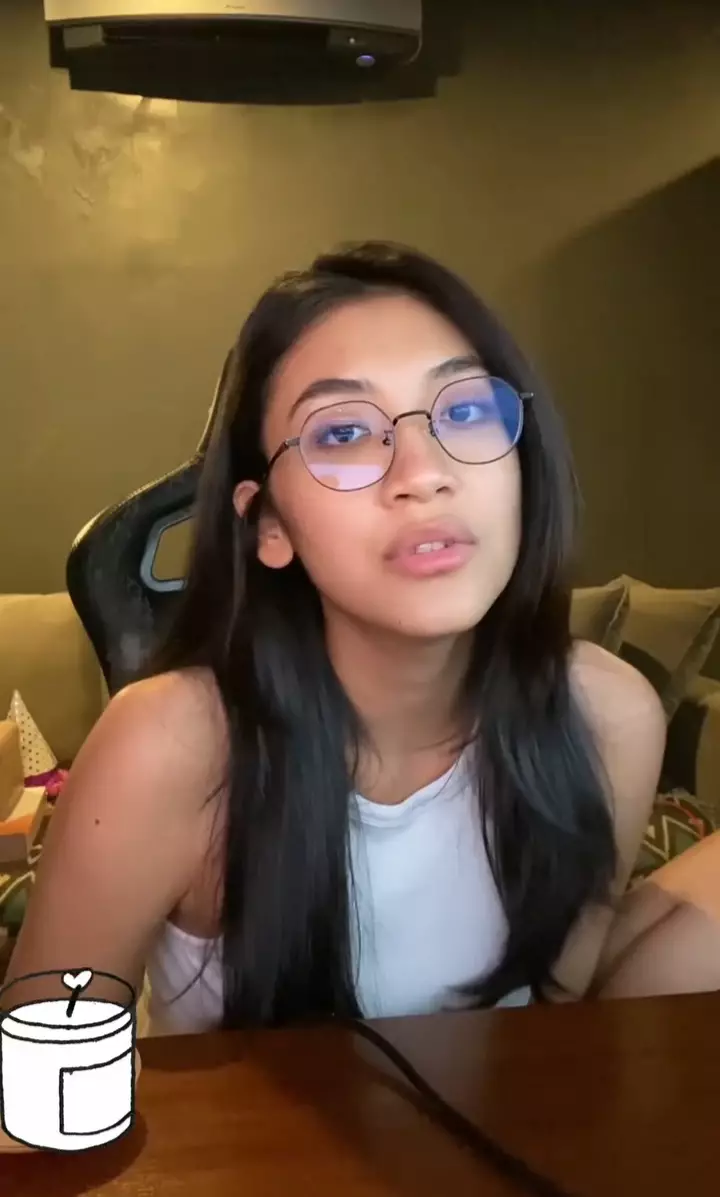 Potret 11 penyanyi tanpa makeup, Yura Yunita pede wajah berjerawat berbagai sumber