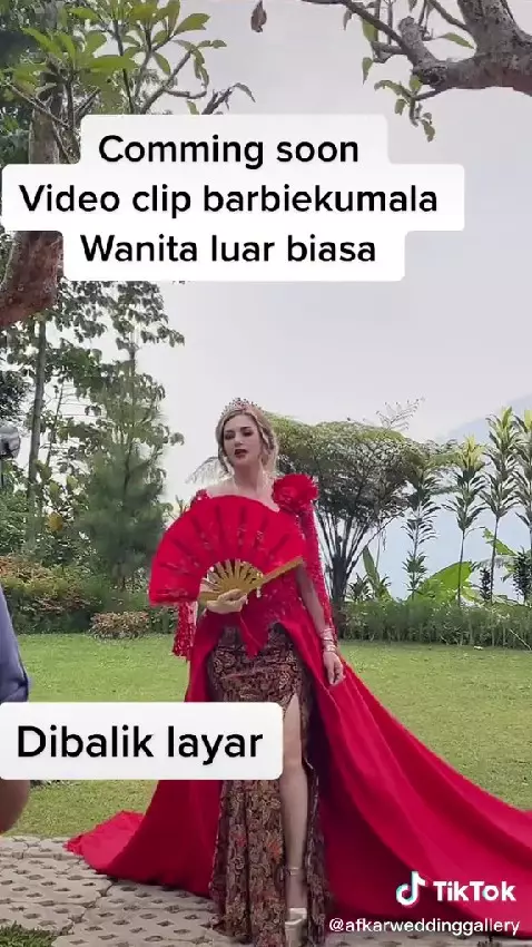 Barbie Kumalasari video klip © berbagai sumber