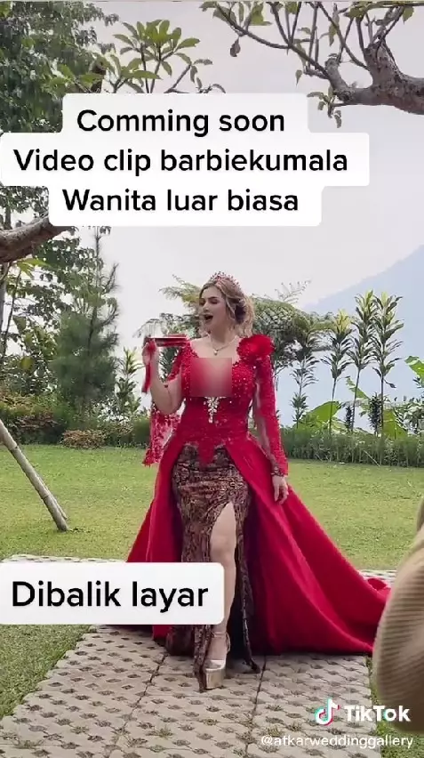 Barbie Kumalasari video klip © berbagai sumber