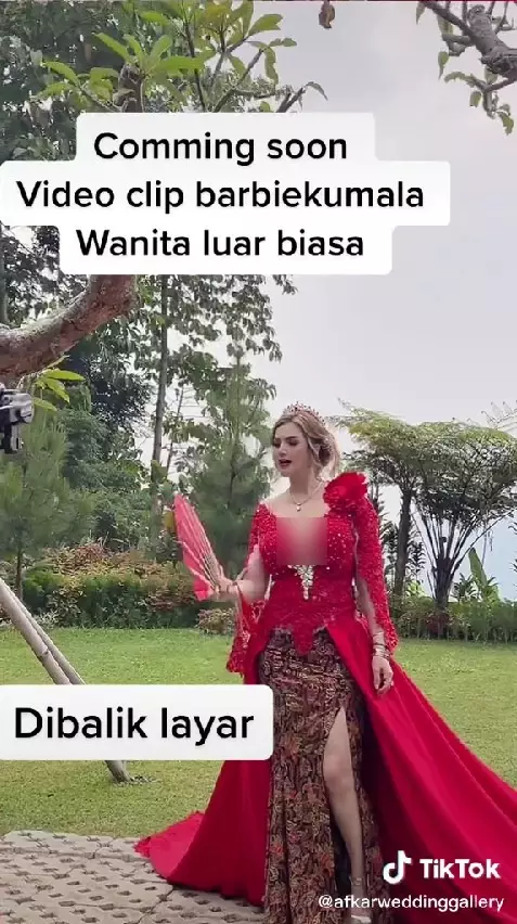 Barbie Kumalasari video klip © berbagai sumber