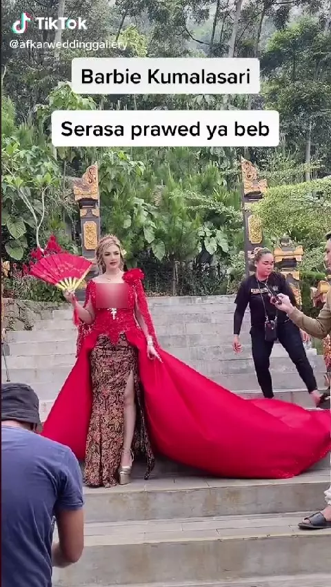 Barbie Kumalasari video klip © berbagai sumber