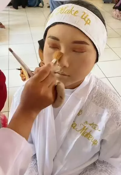 Hasil makeup pengantin siswi SMA ini bikin pangling TikTok Hasil makeup pengantin siswi SMA ini bikin pangling TikTok