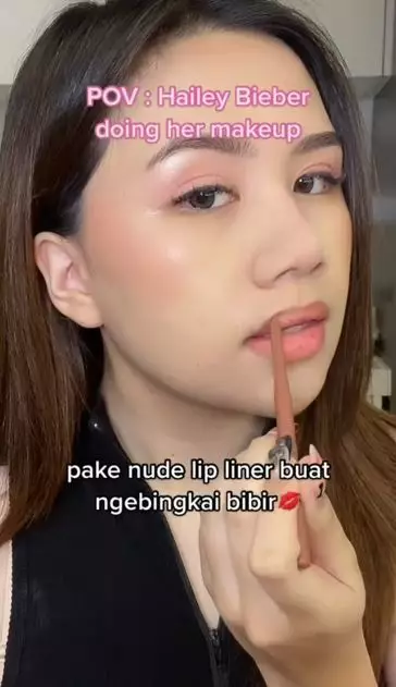 Wanita ini bagikan tutorial makeup ala Hailey Bieber TikTok