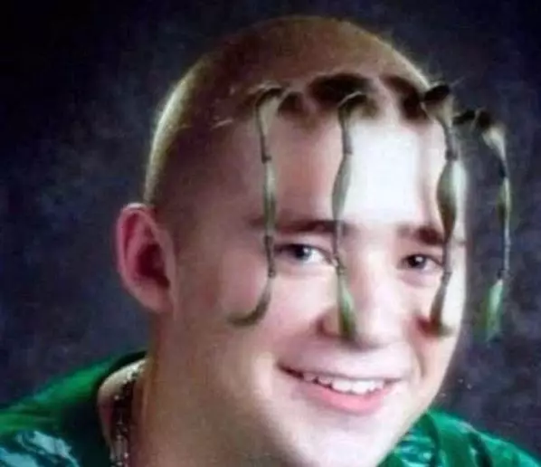 gaya nyeleneh kuciran © Berbagai Sumber