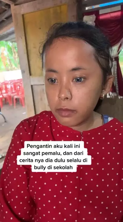 Wanita pemalu dirias MUA jadi pengantin © TikTok Wanita pemalu dirias MUA jadi pengantin © TikTok