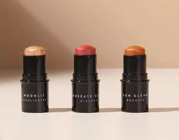 <img style= <img style=