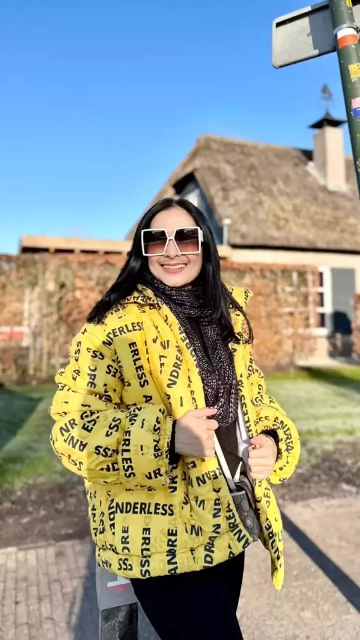 pesona penyanyi usia setengah abad © Instagram