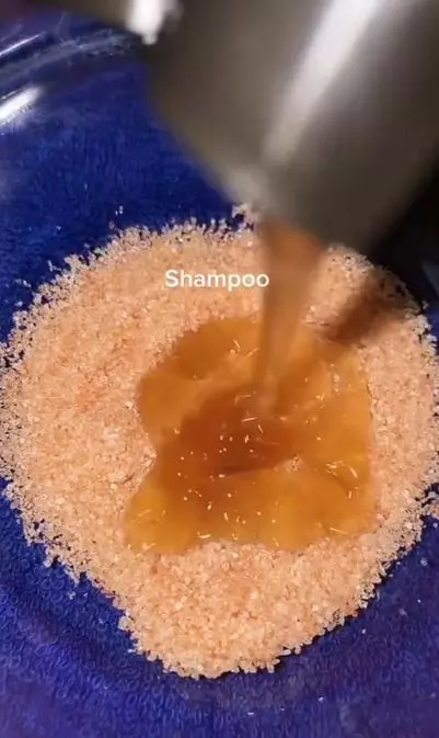 Trik mengatasi ketombe basah pakai 1 bahan dapur Berbagai sumber