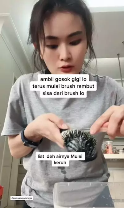Trik membersihkan hair brush pakai 1 bahan dapur Berbagai sumber