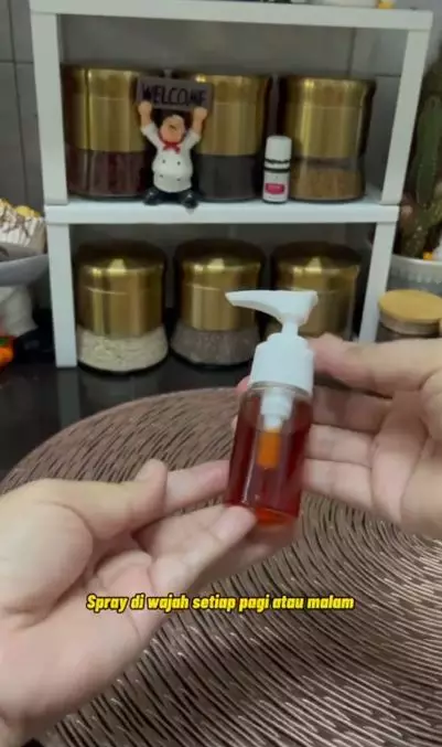 Trik membuat face spray untuk kempiskan jerawat pakai 2 bahan dapur Berbagai sumber Trik membuat face spray untuk kempiskan jerawat pakai 2 bahan dapur Berbagai sumber