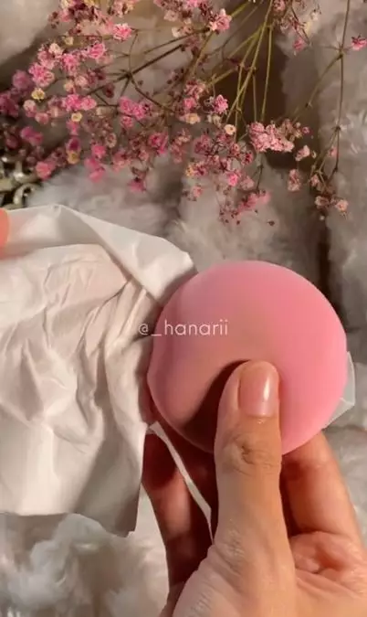 Cara mencuci spons cushion pakai 1 alat mandi Berbagai sumber Cara mencuci spons cushion pakai 1 alat mandi Berbagai sumber