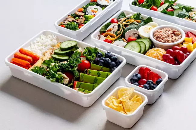 intip 5 cara perawatan kulit ala Indah Kalalo berbagai sumber