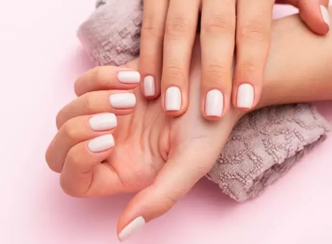 cara memilih cat kutek berdasarkan warna kulit berbagai sumber