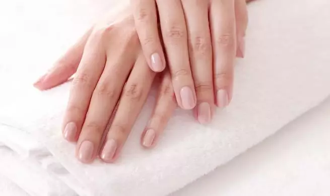 cara memilih cat kutek berdasarkan warna kulit berbagai sumber