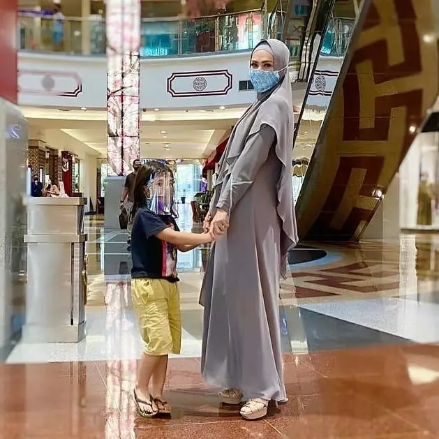 gaya Mulan Jameela di keseharian © Instagram