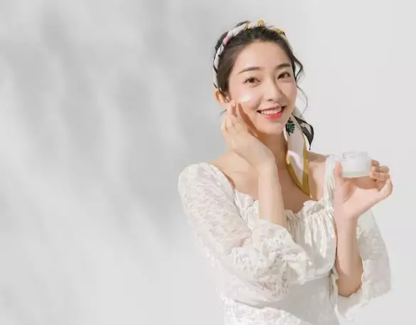 cara perawatan wajah di usia 40 tahunan berbagai sumber