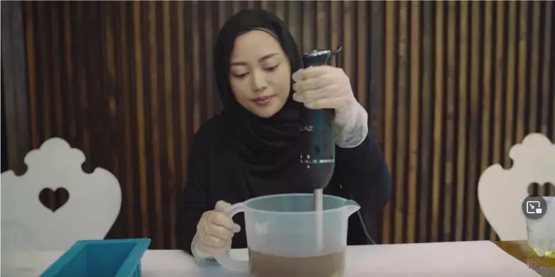 cara mudah Rachel Vennya membuat sabun organik berbagai sumber