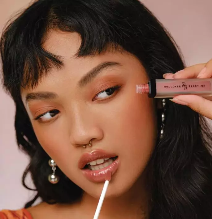 Rekomendasi lip gloss lokal berbagai sumber