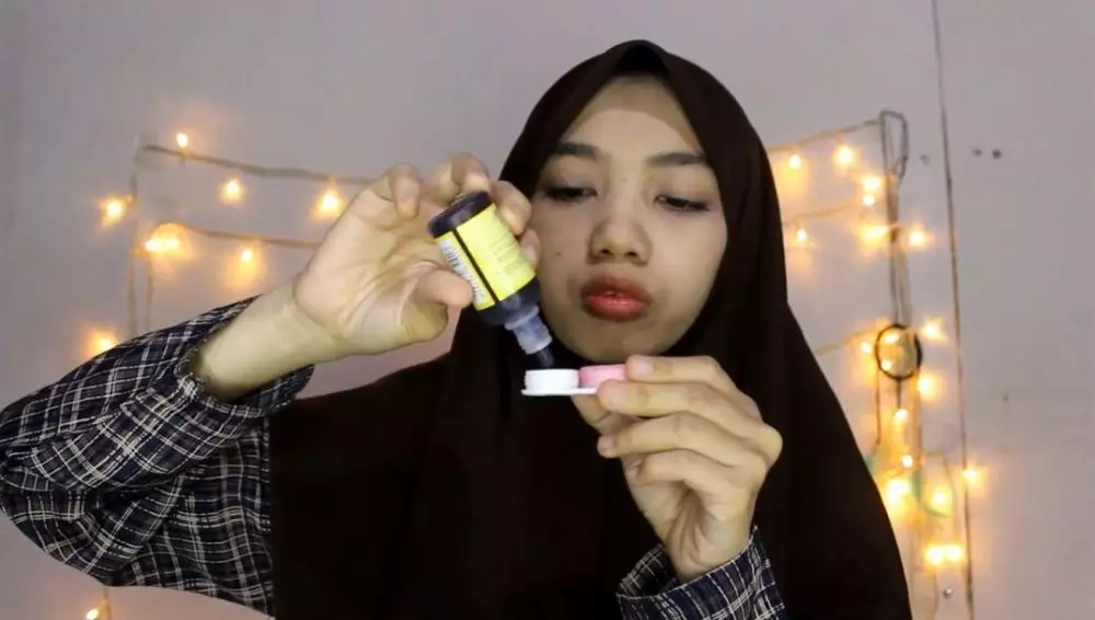 Cara membuat lip matte sendiri pakai 3 bahan Berbagai sumber Cara membuat lip matte sendiri pakai 3 bahan Berbagai sumber