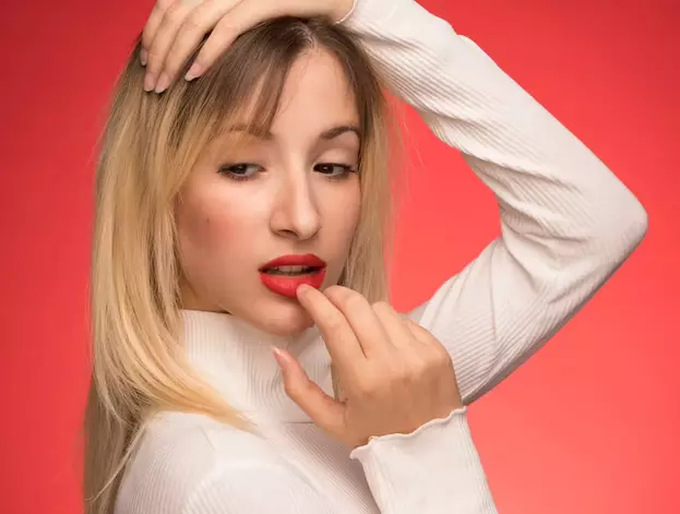 cara memilih lipstik merah sesuai warna kulit berbagai sumber