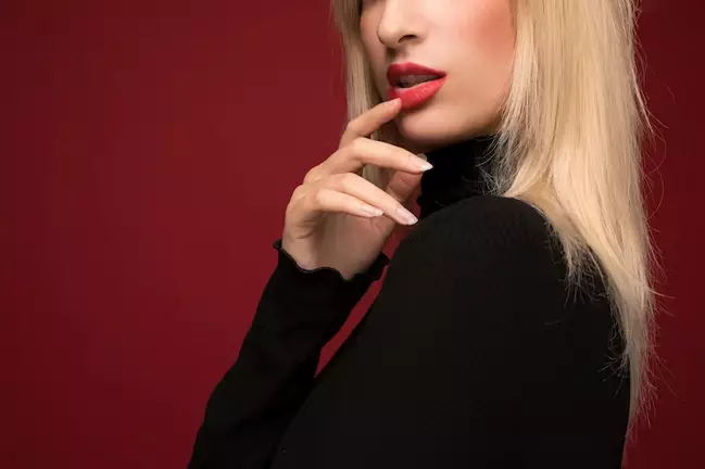 cara memilih lipstik merah sesuai warna kulit berbagai sumber