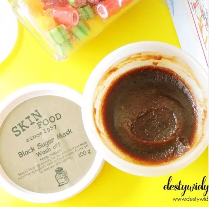 Produk skincare Korea untuk atasi komedo © 2023 brilio.net Produk skincare Korea untuk atasi komedo © 2023 brilio.net