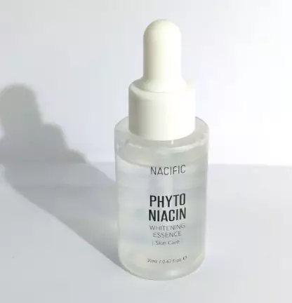 Produk skincare Korea untuk atasi komedo © 2023 brilio.net Produk skincare Korea untuk atasi komedo © 2023 brilio.net