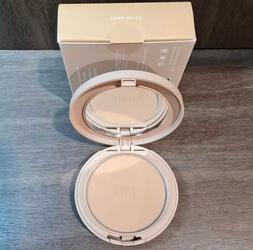 Rekomendasi bedak two way cake © berbagai sumber