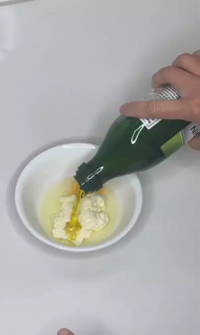 Cara membuat mayo hair mask untuk atasi rambut kering pakai 3 bahan dapur Berbagai sumber Cara membuat mayo hair mask untuk atasi rambut kering pakai 3 bahan dapur Berbagai sumber