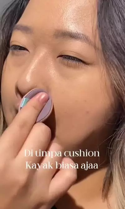 Trik touch up makeup untuk yang berkaca mata Berbagai sumber