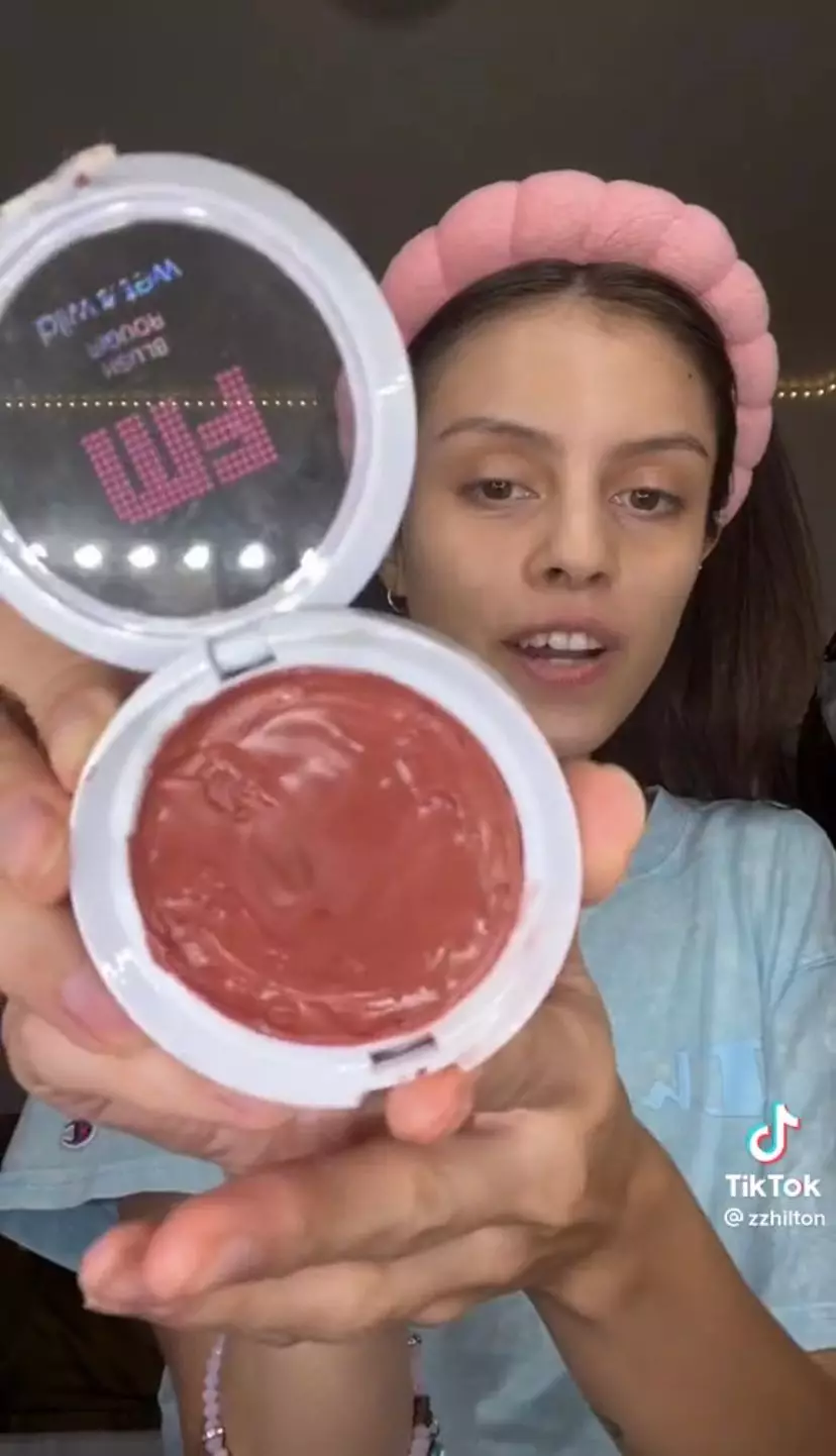 Lipstik diubah jadi blush on © berbagai sumber