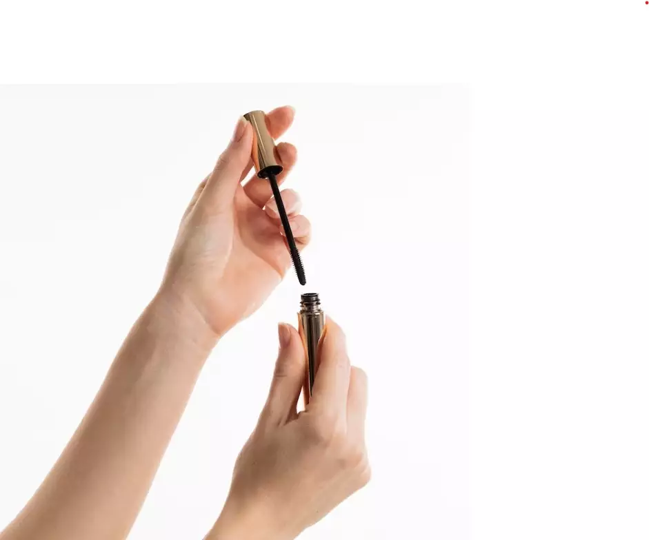 Cara menggunakan maskara © 2023 brilio.net Cara menggunakan maskara © 2023 brilio.net