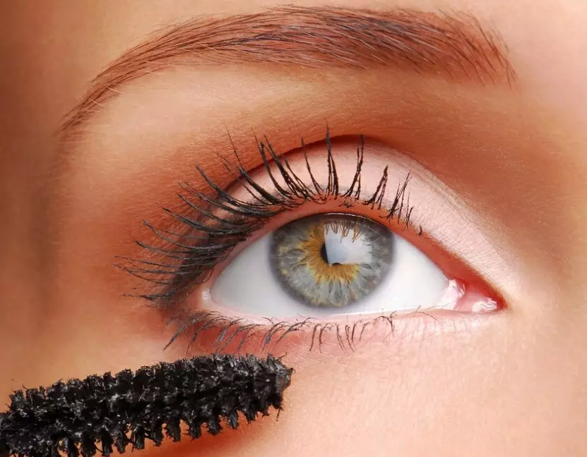 Cara menggunakan maskara © 2023 brilio.net Cara menggunakan maskara © 2023 brilio.net